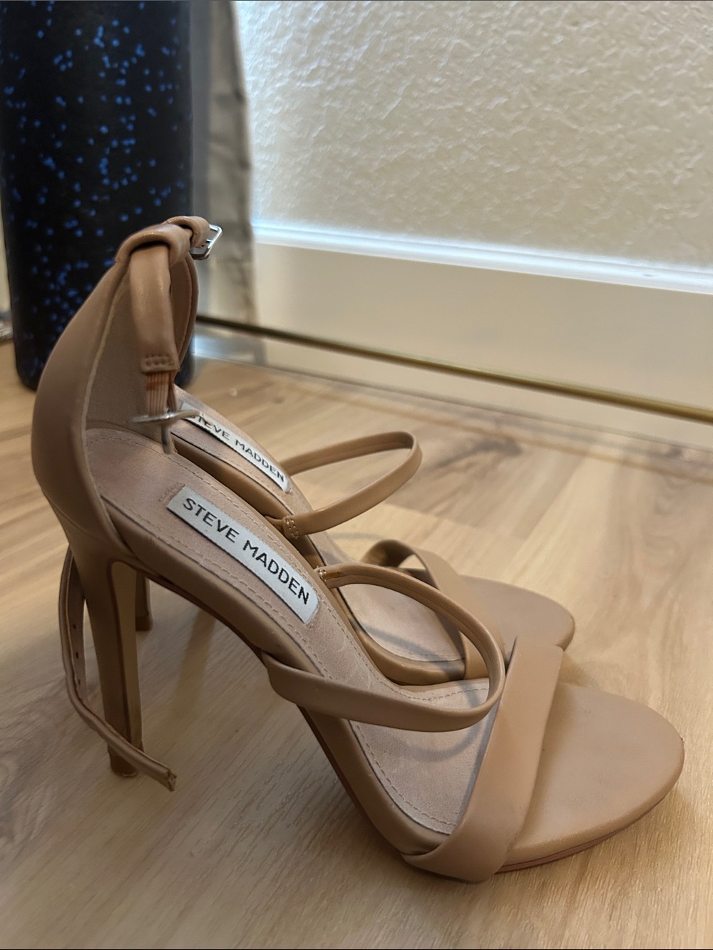 Steve Madden Nude/Tan Strappy Ankle-Tie Heels - Picture 2 of 8